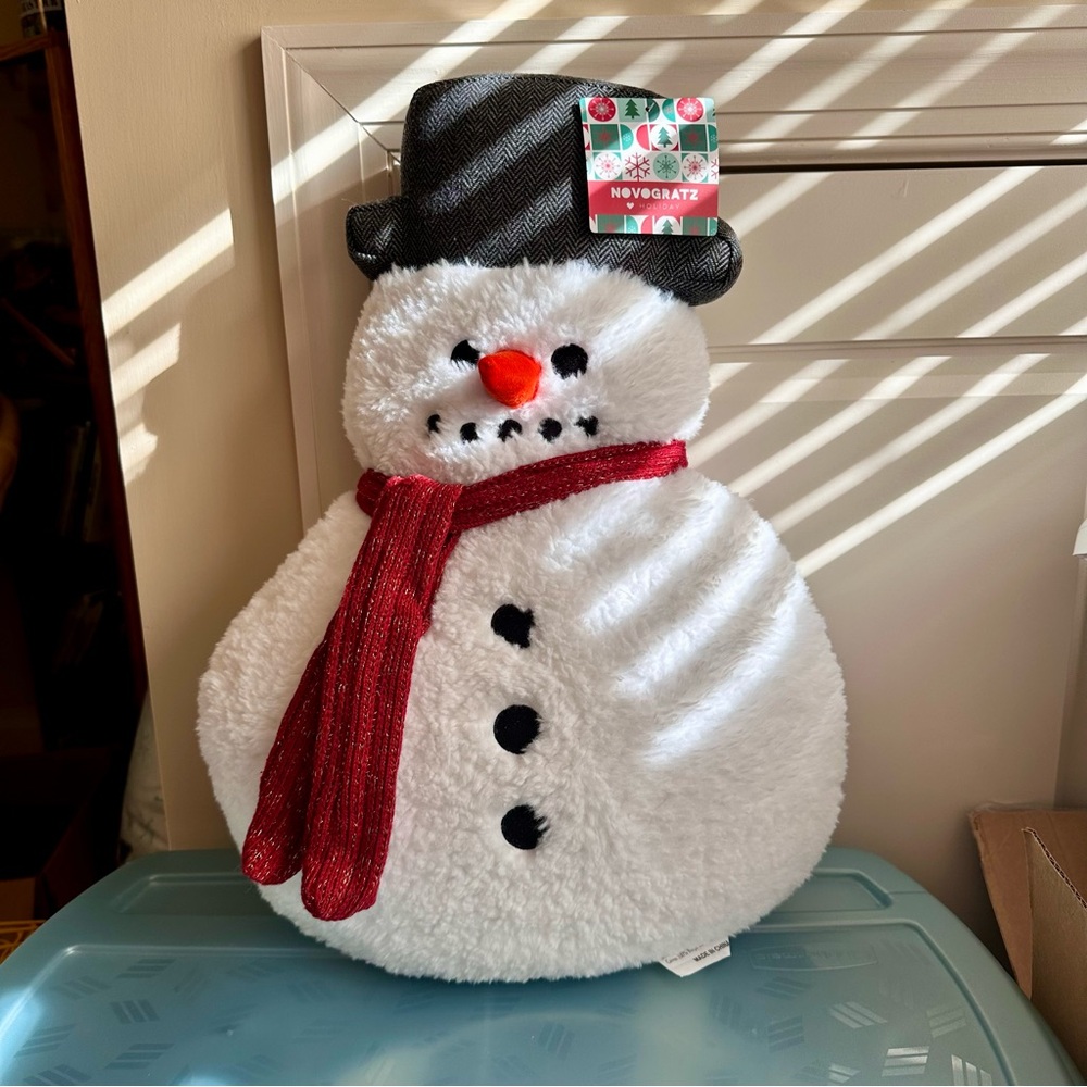 NWT NOVOGRATZ Snowman Pillow with Red Scarf